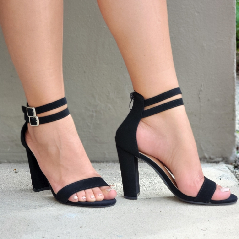 Women's Black Chunky Heeled Double Ankle Strap Sandals - Picture 4 of 5